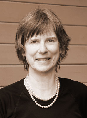 Portraitfoto von Babette Sponheuer kupferfarbend getont